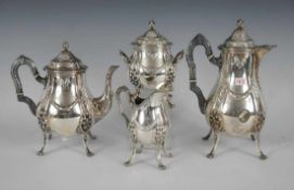 4-tlg. Kaffee-/ Tee-Service, Louis-XVI.-Stil, Brüssel um 1900. 800er Silber, teils innen