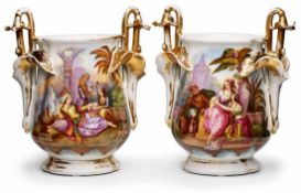 Paar gr. Vasen mit orientalischen Szenen, wohl Frankreich um 1870. Je breite Vasenform auf