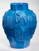 Vase, Art Déco, um 1920. Blau-opakes, leicht marmoriertes Pressglas. Breite Amphore m. kugeliger