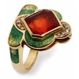 Ring Jens Uwe Zimmermann für Otto Klein, Hanau 18 kt GG, grün emailliert mit einem orangeroten