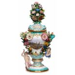 Gr. Potpourri-Vase, Meissen um 1860.Amphore m. bauchiger Schulterpartie, auf weitem Rd.fuß.