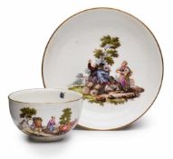 Tasse mit UT "Bäuerliche Szenen",Meissen um 1750. Halbkugelige Tasse m. Ohrenhenkel, gemuldete UT.