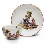 Tasse mit UT "Bäuerliche Szenen",Meissen um 1750. Halbkugelige Tasse m. Ohrenhenkel, gemuldete UT.