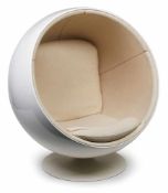 Sessel "Ball Chair"Entwurf: Eero Aarnio, 1962. Ausführung: Adelta, Finnland um 1990.