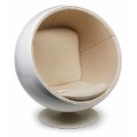 Sessel "Ball Chair"Entwurf: Eero Aarnio, 1962. Ausführung: Adelta, Finnland um 1990.