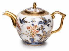Teekännchen, Meissen um 1750.Kugelige Form, zum Stand hin leicht verjüngt, m. hoch angesetztem,