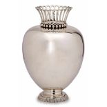 Gr. Vase, Wilkens wohl um 1960.830er Silber. Bauchige Amphore m. gekehltem Hals aus Gitterstegen