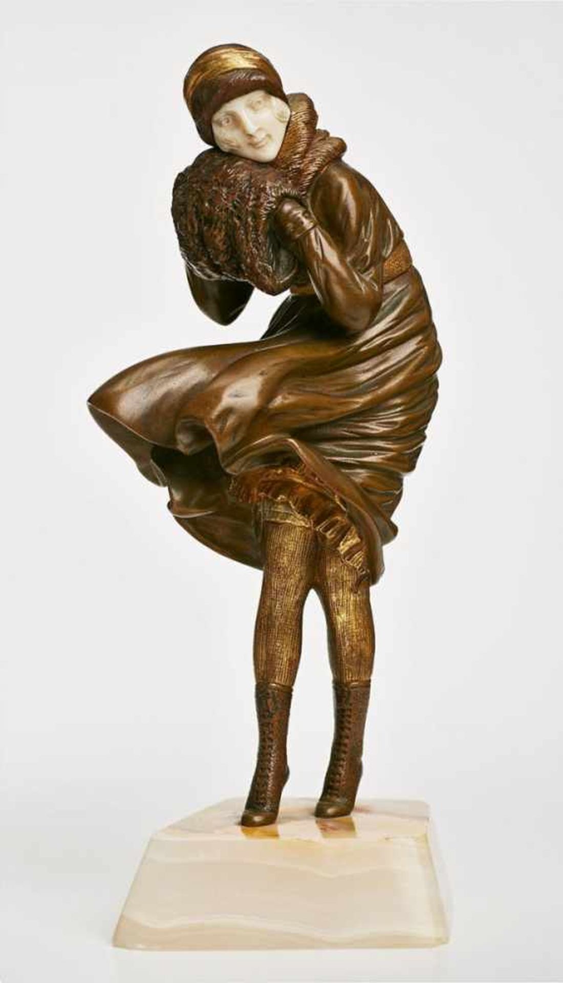 Bronze mit Elfenbein Demétre H. Chiparus(1886 Dorohoi/ Rumänien - 1947 Paris) "Le coup de vent",