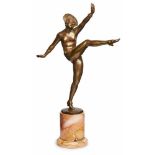 Bronze Jean Pierre Morante(Frankreich, 1882 - 1960) "High Kicker" um 1920. Braun-gold-patiniert, auf