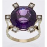 Amethyst-Ring Art-Deco um 1930hohe 18 kt WG-Fassung mit einem runden Amethyst im Treppenschliff,