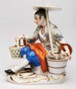 Gruppe Meissen 20. Jh. "Chines. Fischhändler mit Schirmchen"