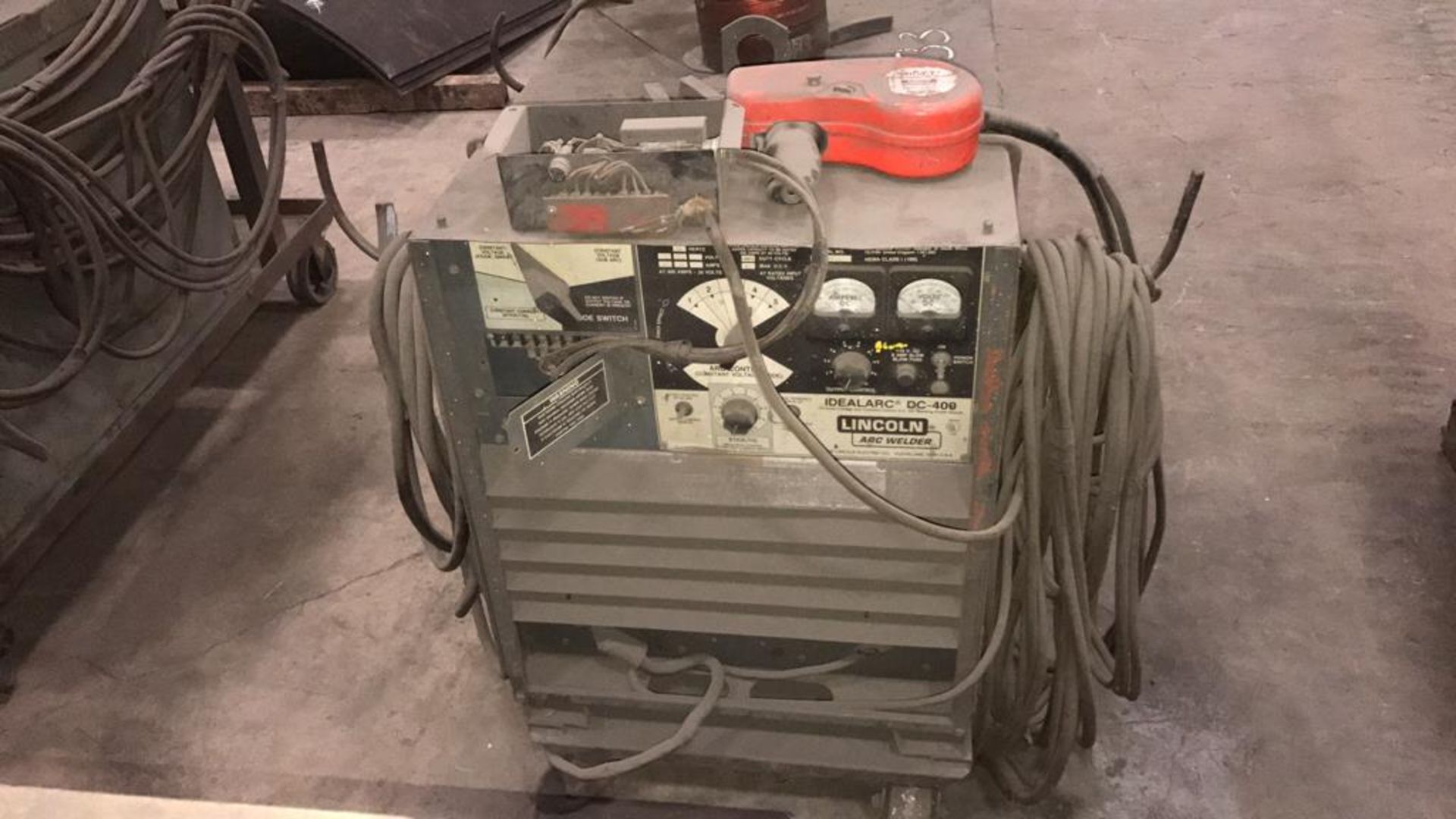 Lincoln idealarc DC-400 mobile arc welder M/N 9200H and S/N 698865