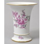 Vase, Freital-Potschappel b. Dresden. 2.H. 20. Jh. Trompetenform, Blumenmalerei in Purpur und