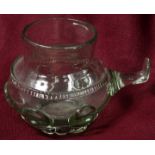 Trinkglas, sog. Scheuer, Stil um 1500 o.L. Grünes Glas, bauchiges Gefäß, fünf angeschmolzene