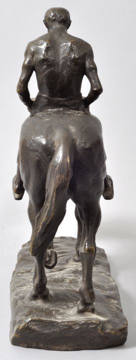 Müller, Hans. 1873-1937 Wien Reiter auf Pferd, das an einer Wasserstelle säuft. Bronze, patiniert, - Bild 5 aus 8