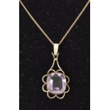 Kette mit Amethyst-Anhänger, 20. Jh. Anhänger Fassung Gold 333/1000 in Blütenform, besetzt mit