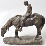 Müller, Hans. 1873-1937 Wien Reiter auf Pferd, das an einer Wasserstelle säuft. Bronze, patiniert,
