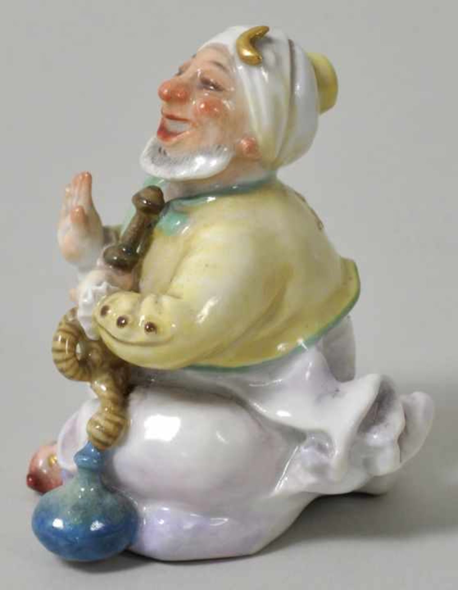 Sitzender Türke mit Wasserpfeife, Meissen, um 1930 Modell Paul Scheurich 1926. Porzellan, polychrome - Bild 2 aus 4