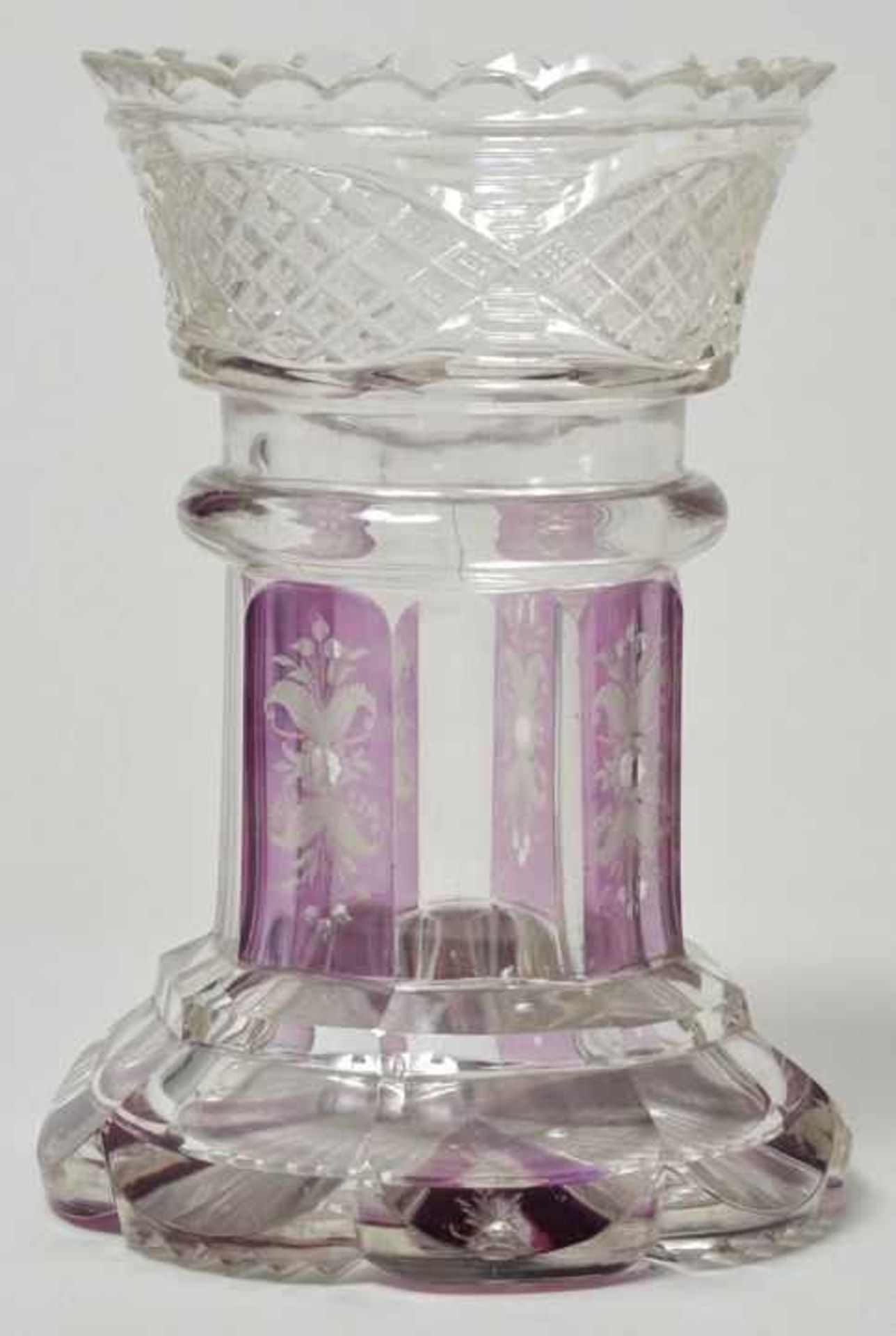 Vase, Böhmen, Werkst. Egermann (?), 1. H. 19. Jh. Farbloses Glas mit reichem Schliffdekor und