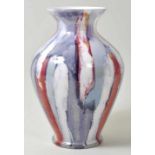 Vase, Murano, ca. 1980 Art decó-Stil. Farbloses Glas, weißer Innenüberfang, streifige