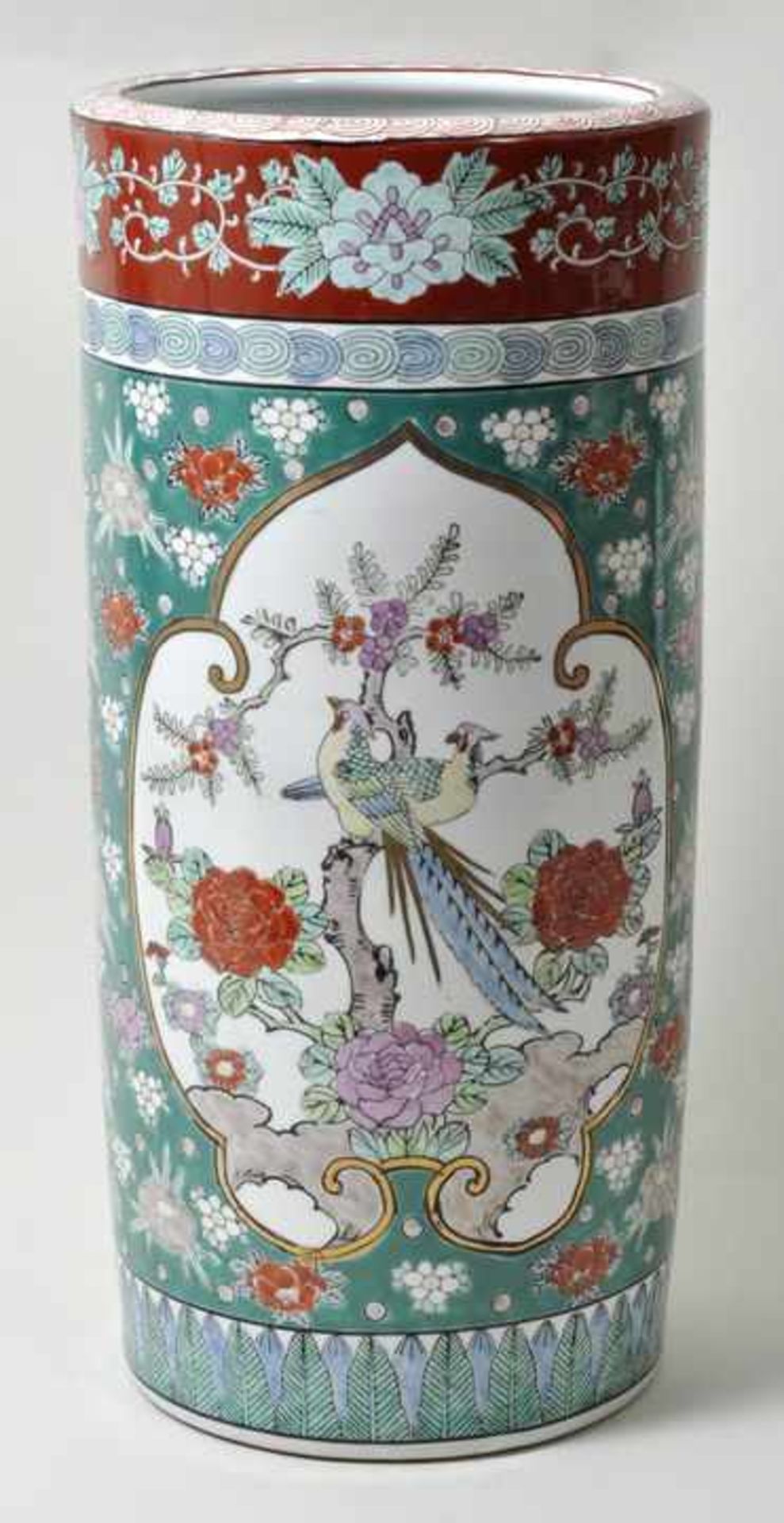 Vase, Japan, 1. H./ Mitte 20. Jh. Exportware. Porzellan, schwarzkonturige Malerei/ Umdruck,