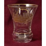 Andenkenglas, Schlesien, Mitte/ 2. H. 19. Jh. Farbloses Glas, in vergoldetem Mattschnitt eine