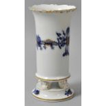 Kleine Vase, Meissen, um 1900Form mit vier Füßchen auf runder Sockelplatte, Dekor Reicher Drache