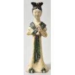 Weibliche Figur, China, Ming-Zeit (15. Jh.) (oder Tang-Zeit, 618-907)Ton, glasiert. Stehende Figur