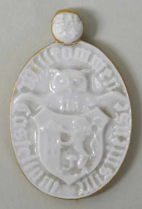 Porzellanmedaille des Männerbundes Schlaraffia Meissen, Meissen, 1. Drittel 20. Jh.Entwurf wohl