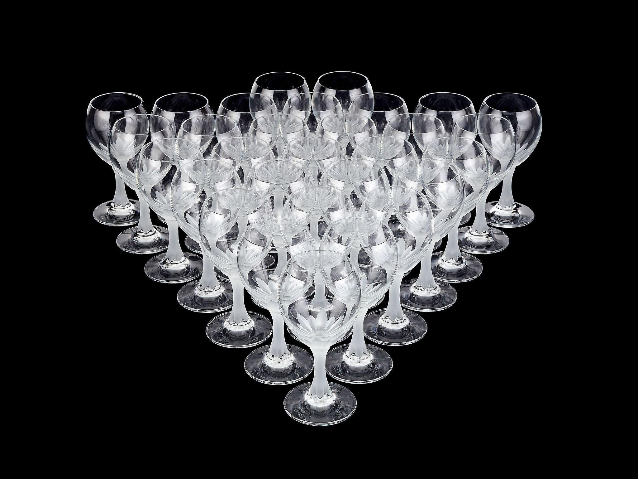 Thirty modern Bordeaux wine glasses retailed by Le Clos Wine & Spirit Dealers, with frosted stems,