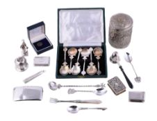 A collection of small silver, mainly early to late 20th century, including: a William IV snuff box