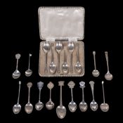 [Golf] Nineteen silver tea spoons, including: a set of six by Walker & Hall, Sheffield 1933, the