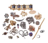 A selection of jewellery and costume jewellery, to include: brooches; bracelets; and other items