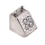 An Edwardian silver novelty ring box by Clark & Sewell, Birmingham 1907, Rd. No. 430769, formed as