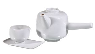 Bodo Kampmann for Furstenberg, a Form A white glazed porcelain teapot, designed in 1957, with a