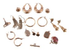 A collection of antique gold coloured jewellery, to include a 9 carat gold hardstone swivel fob; a