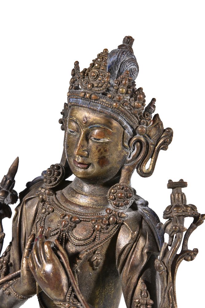 A Sino-Tibetan gilt- bronze figure of Manjusri, Qing Dynasty, China, 19th century, seated on a - Bild 3 aus 5