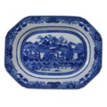 A Chinese blue and white 'Hong' pattern meat dish, Qianlong, with butterfly and floral border, 31.