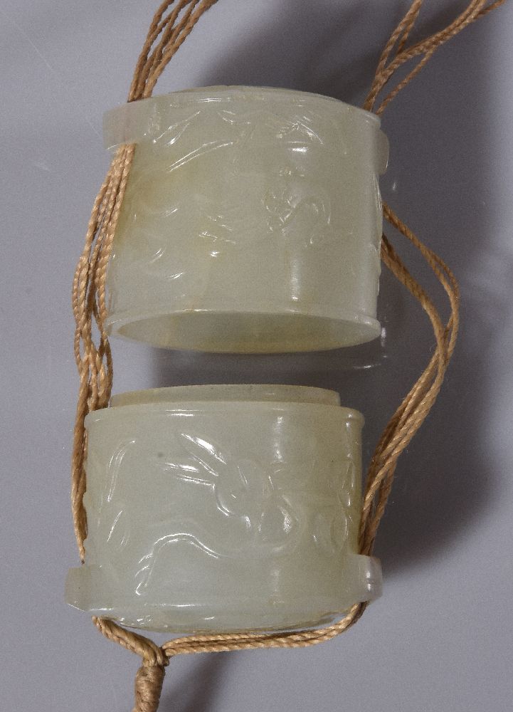 A Chinese pale celadon jade cylindrical container and cover, Qing Dynasty, possibly18th or 19th - Image 3 of 3