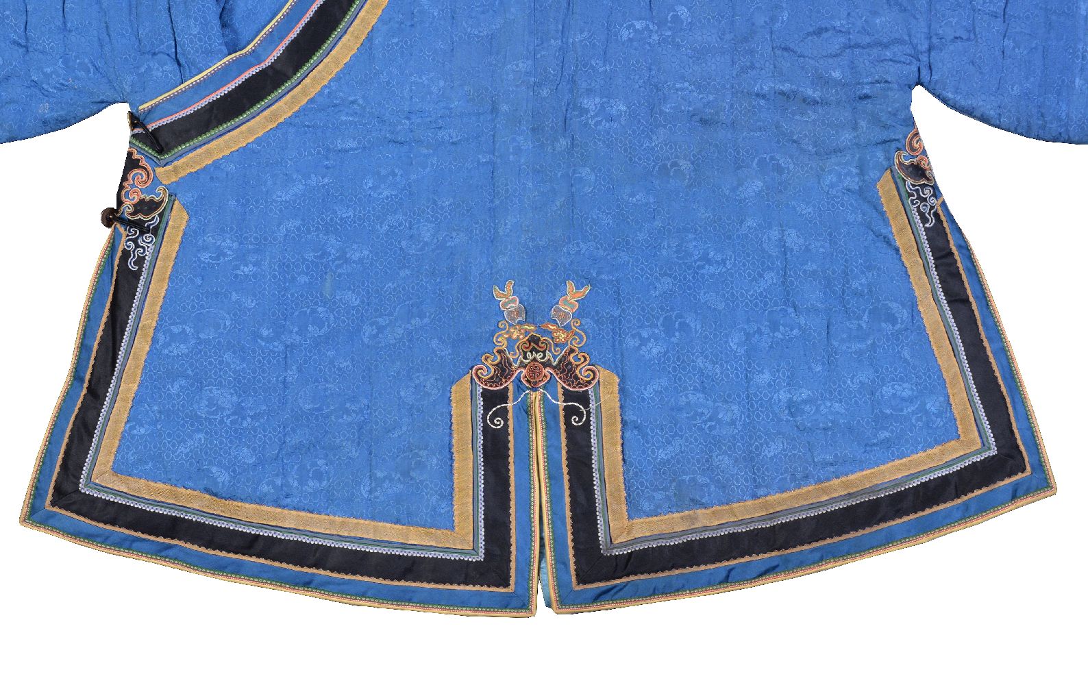 A Chinese lady’s under robe, Qing Dynasty, late 19th century, padded with raw silk for winter - Image 3 of 6