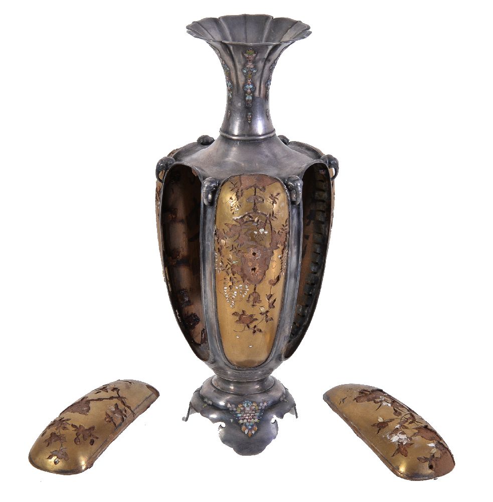 Y A Japanese Silver and Gold Lacquer Vase, the body of tapered tri-lobed form standing on a silver - Image 2 of 3