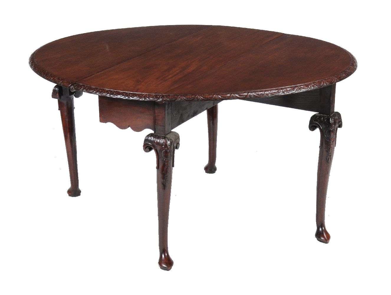 A mahogany drop leaf table in George II style, 19th century, 72cm high, the top 123cm x 139cm (