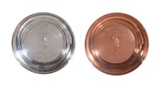 [Golf] A boxed set of two pin dishes or ashtrays, one in copper, the other silver by Charles