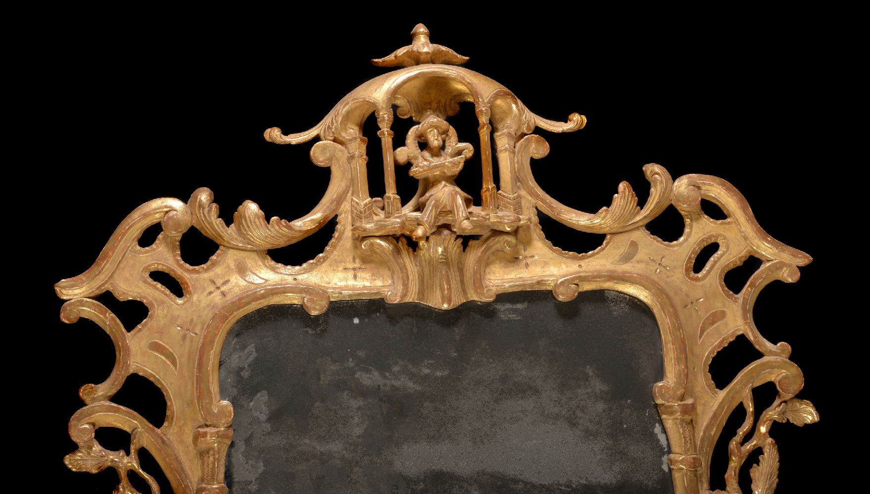 A pair of carved giltwood wall mirrors, late 18th/ early 19th century, each shaped rectangular plate - Image 5 of 6