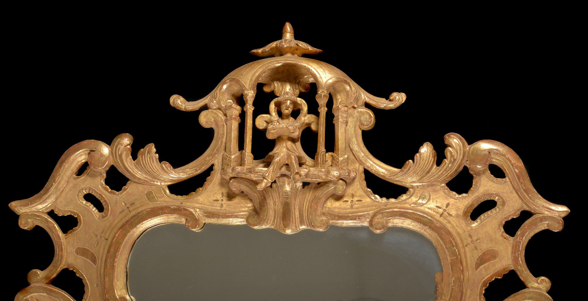 A pair of carved giltwood wall mirrors, late 18th/ early 19th century, each shaped rectangular plate - Image 3 of 6