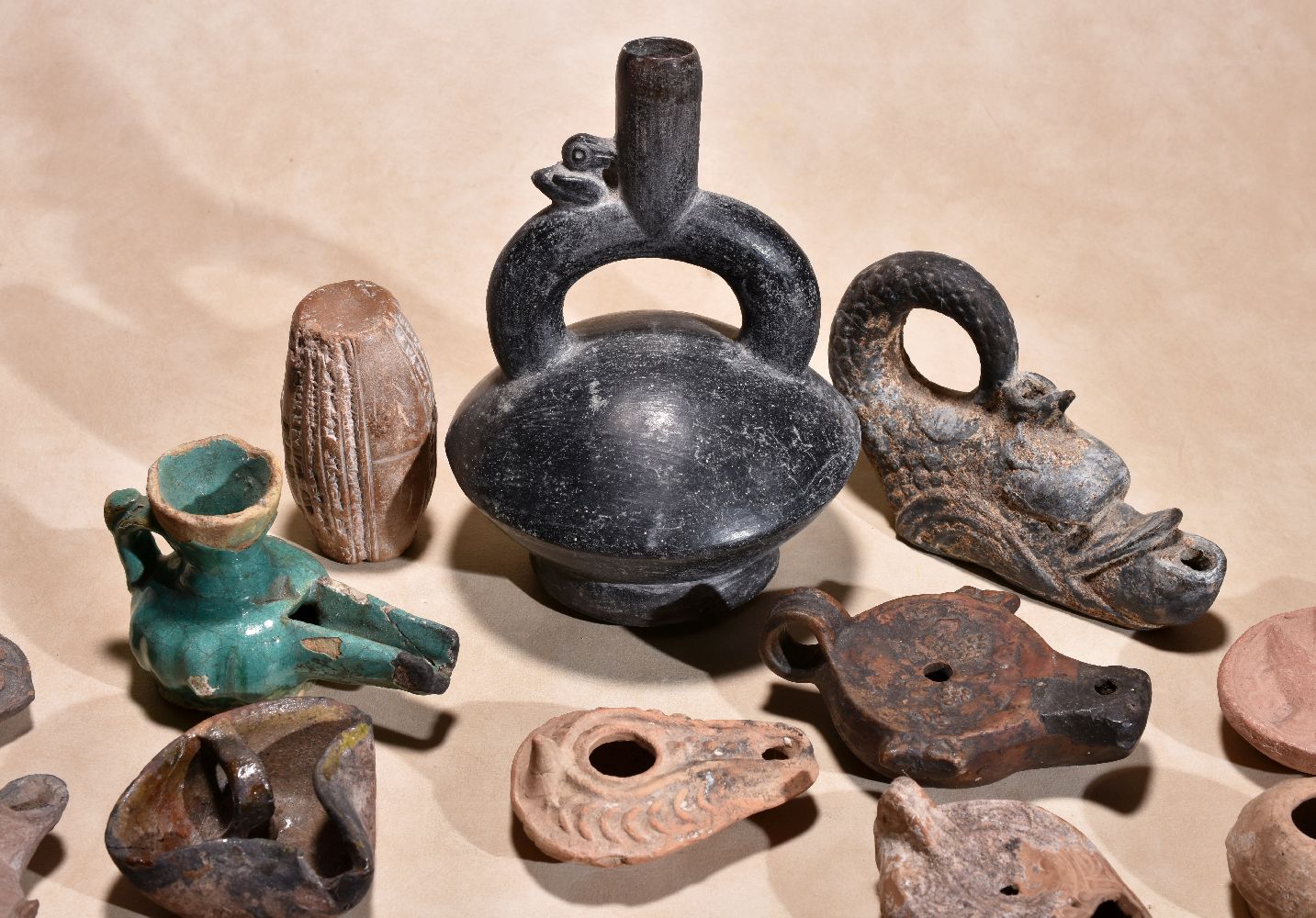 A collection of Roman pottery oil lamps, circa 3rd ~ 5th century A.D., the largest 12cm long; an - Image 4 of 4