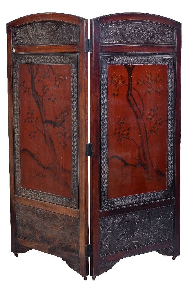 ϒ A Japanese Two-Fold Wood Screen, early 20th century carved with panels of sparrows amid peonies - Image 2 of 8