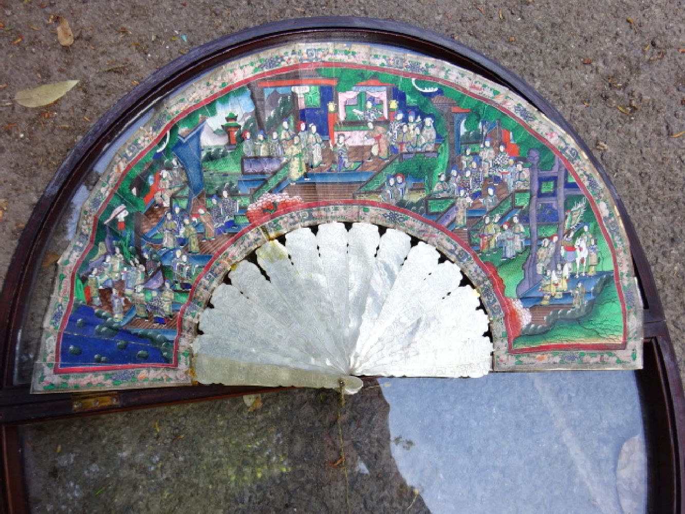 ϒ A Chinese painted 'Mandarin' fan, Qing Dynasty, 19th century - Image 10 of 31
