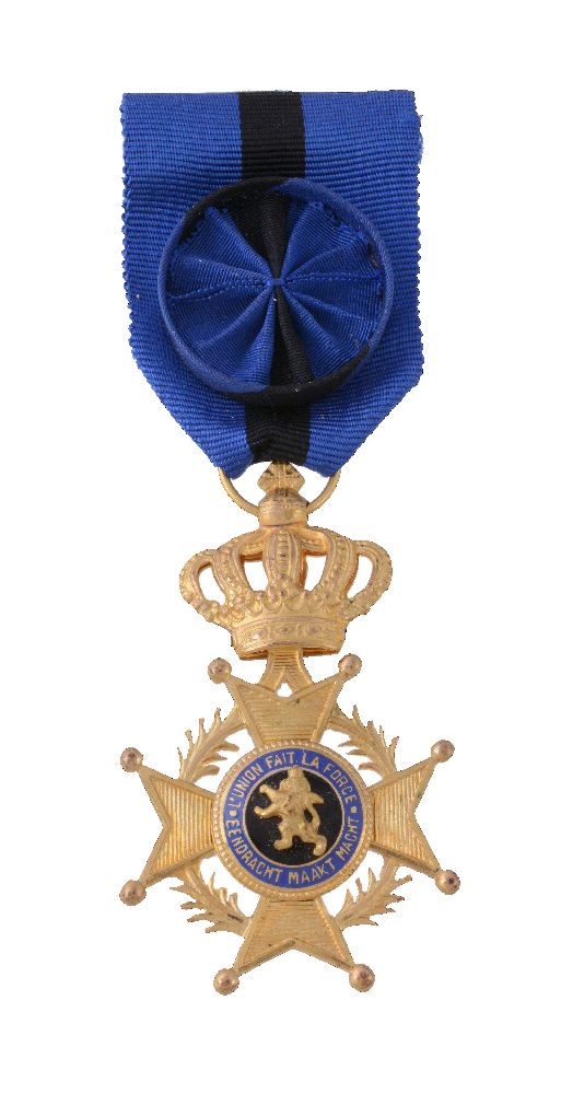 Belgium, Order of Leopold II, gilt and blue enamel breast badge with suspender and blue ribbon, in - Bild 2 aus 3