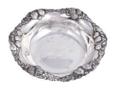 An American silver coloured fruit bowl by Gorham Manufacturing Co., Providence, Rhode Island, no.